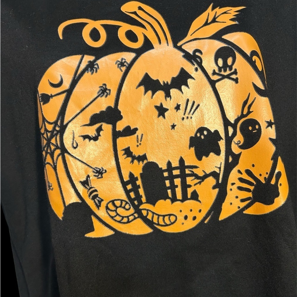 Halloween Pumpkin Graphic Tee, NWOT, M/L - Picture 2 of 2